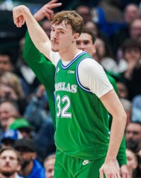 开云官网-下一个詹皇真来了？弗拉格脚踝90度扭曲毫发无损 轰27+5献关键球